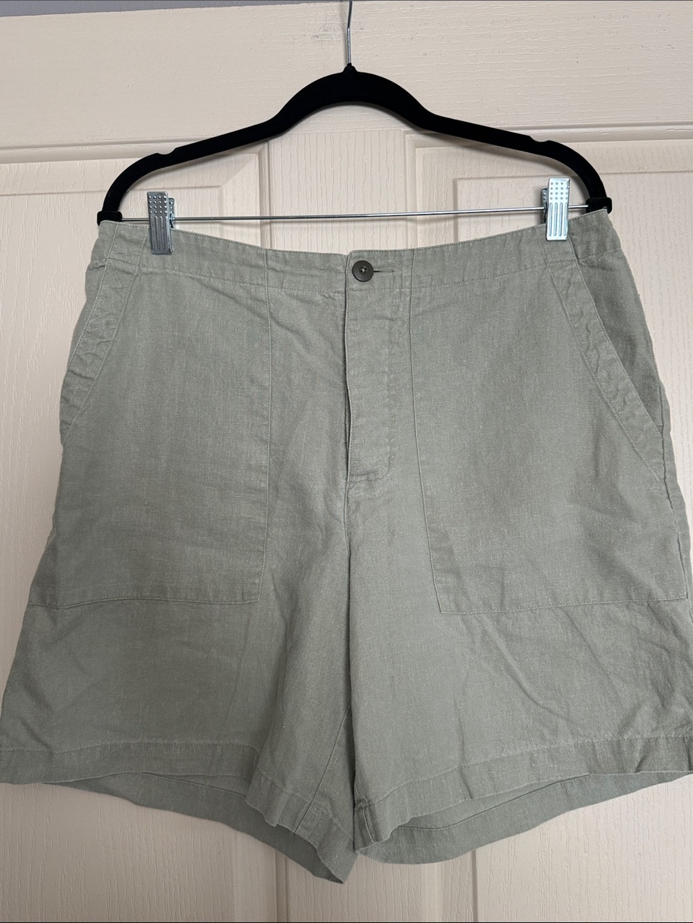 Women's Casual Light Sage Hemp Bermuda Shorts